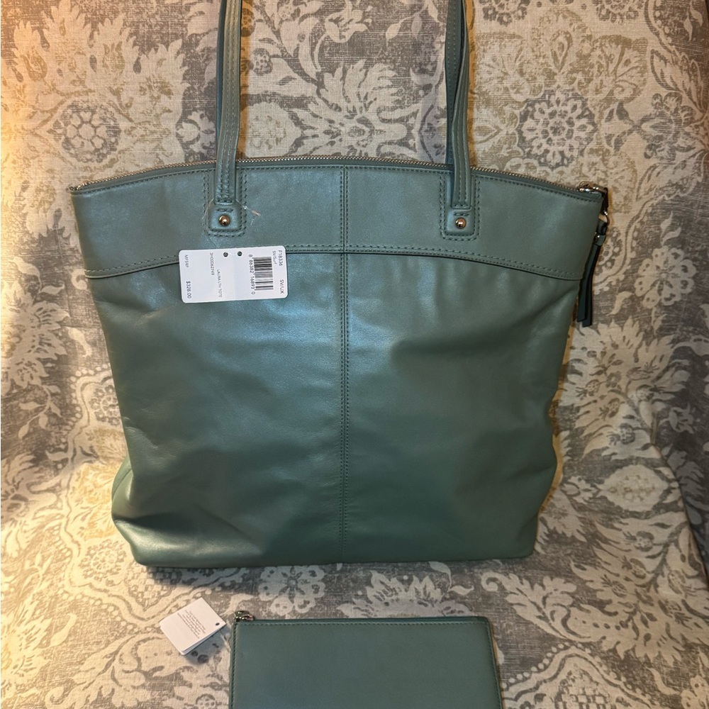 Elegant Coach Sage Green Tote and Wallet Set - Picture 2 of 5